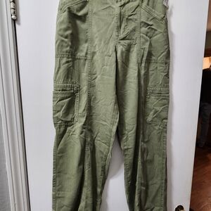Women's Maurices High Rise Camo Green Wide Leg Cargo Pants. Size 8. NWT